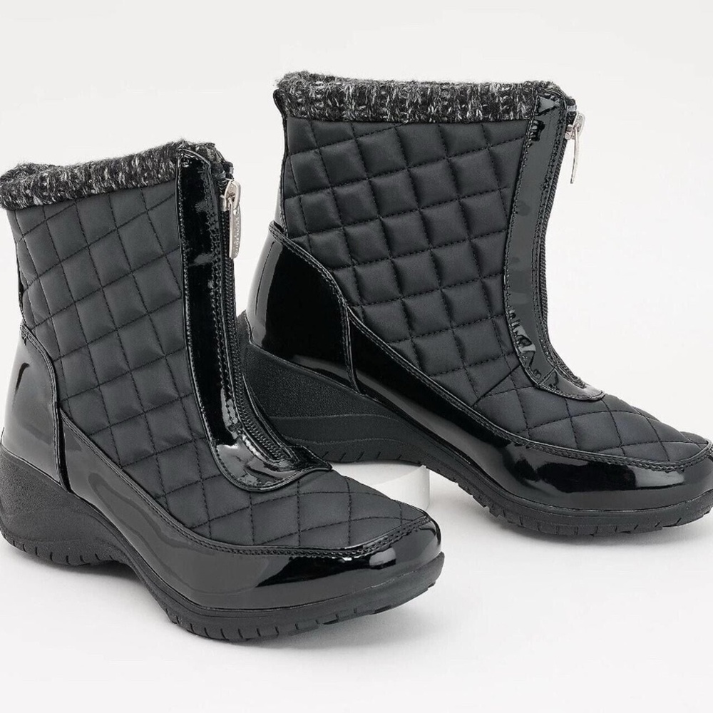 New Khombu Women's Shoe Ankle Boots Bootie Megan Waterproof Front Zip NIB Black